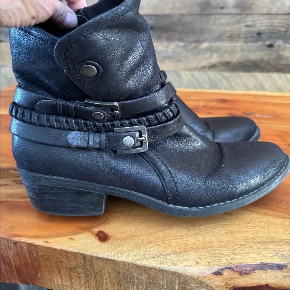 Baretraps Rosea Black Ankle Boots Women’s 10M – Studded Strap Detail